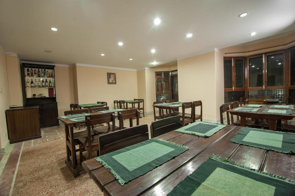 Hotel Candle Inn Pokhara Dış mekan fotoğraf